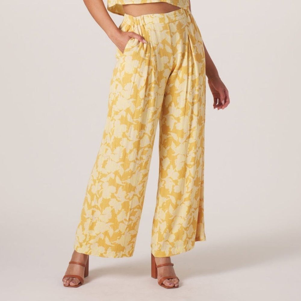 The Normal Brand Ezra Crepe Wide Leg Pleated Pants Size XL Yellow Floral